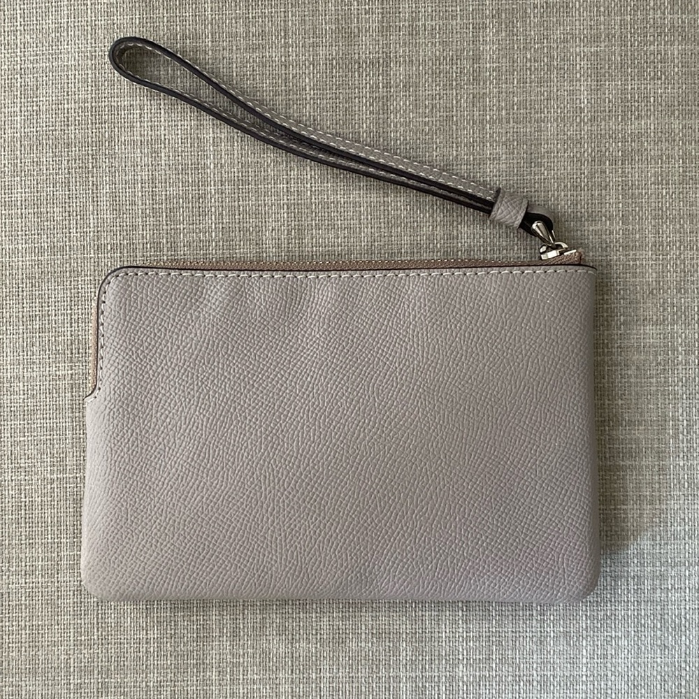 **SOLD!!** COACH CORNER ZIP WRISTLET - Picture 2 of 7